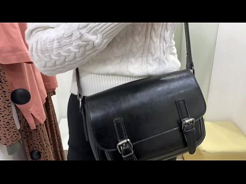 ❤️ Openbare masturbasie van jong teef FeralBerry met 'n dildo in die paskamer ❤️ Porno fb op af.niceporn-tv.ru